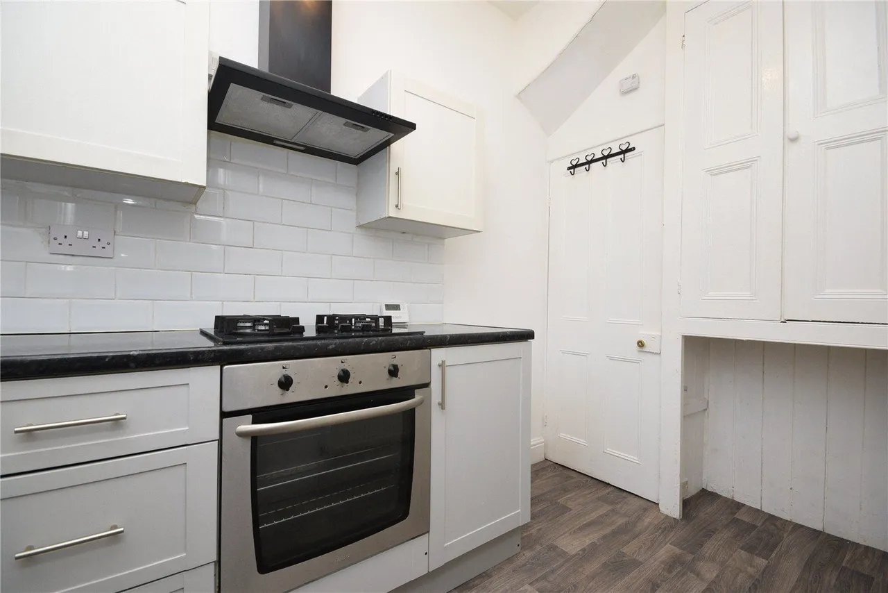 Whingate Grove, Leeds, LS12, photo 4