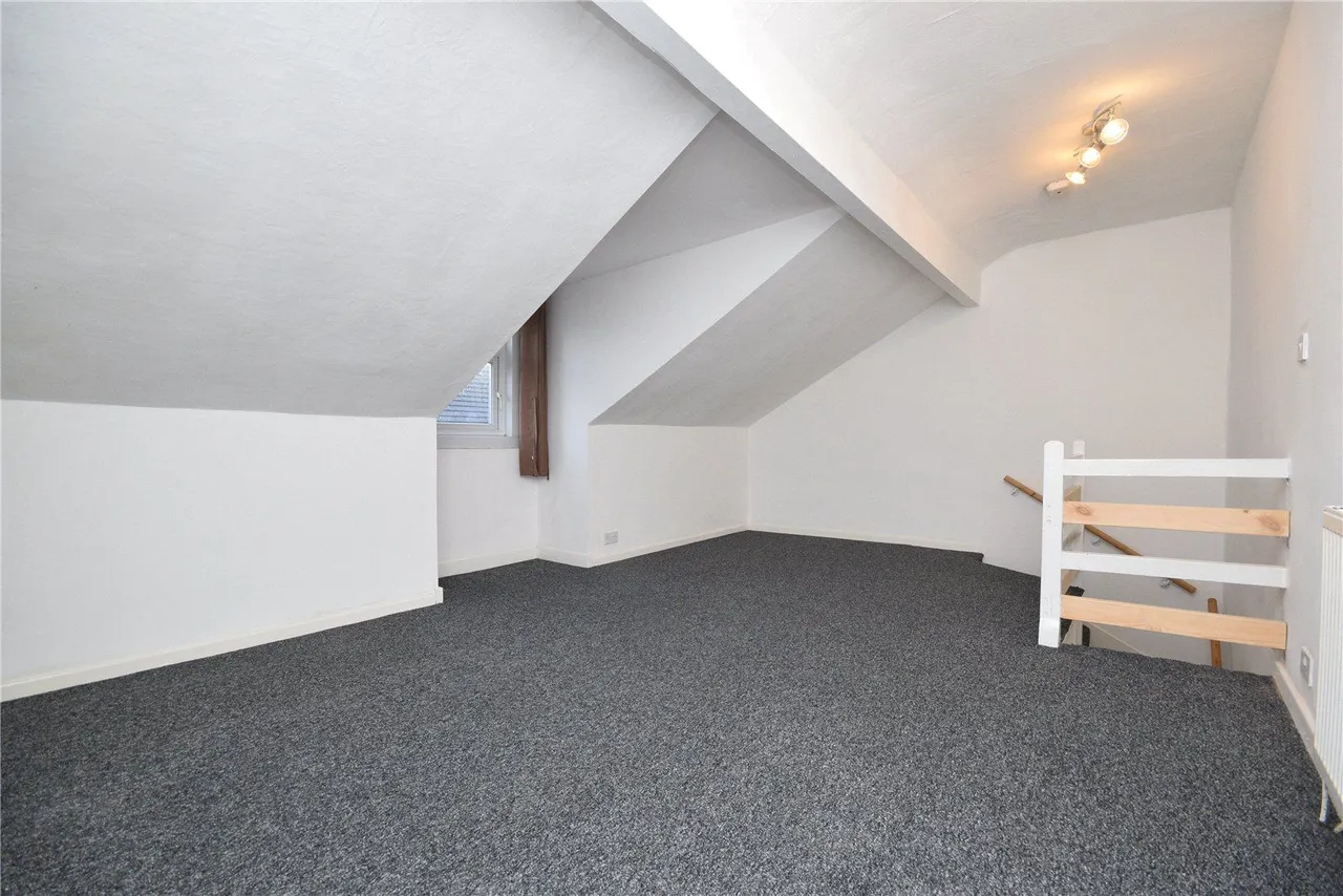 Whingate Grove, Leeds, LS12, photo 7
