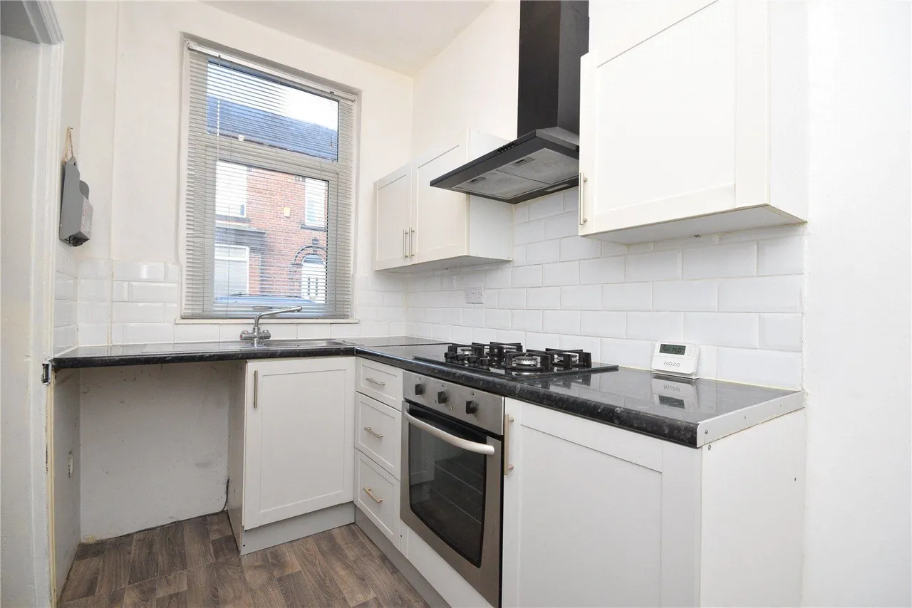Whingate Grove, Leeds, LS12, photo 3