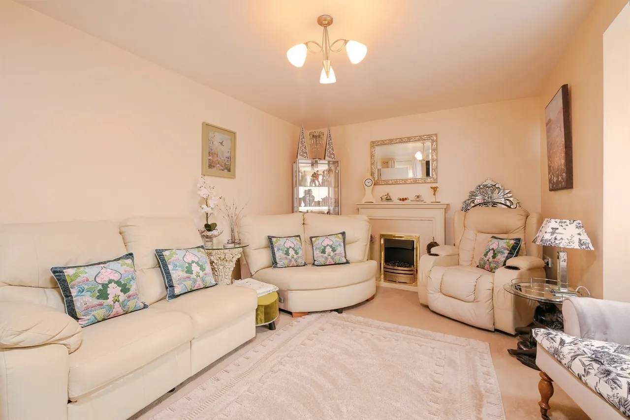 Cornpoppy Avenue, Monmouth, NP25, photo 5