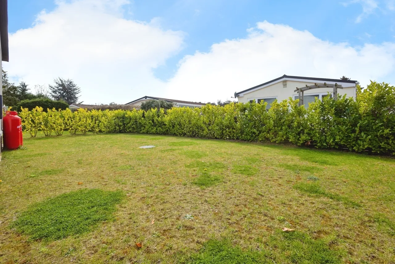 Portsmouth Road, Thursley, GU8, photo 12