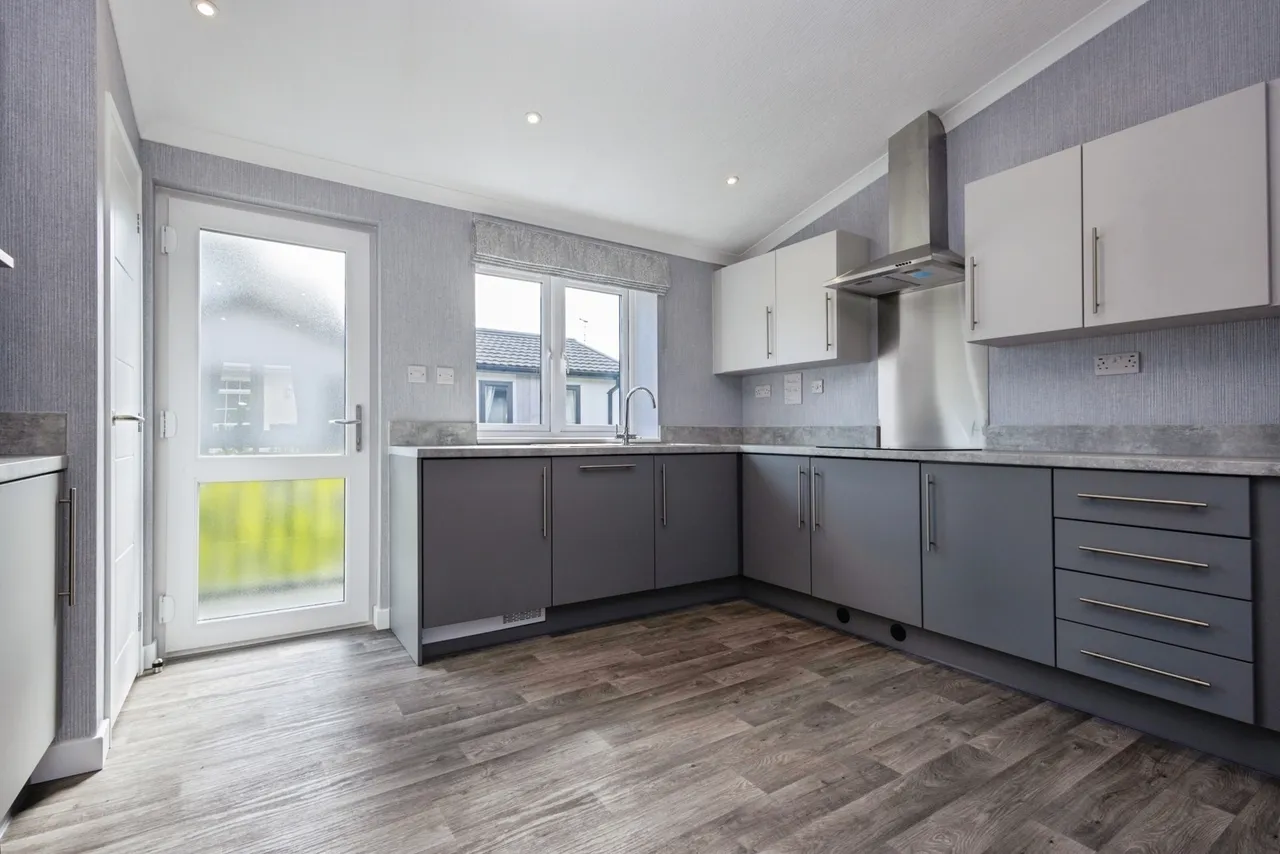 Portsmouth Road, Thursley, GU8, photo 8