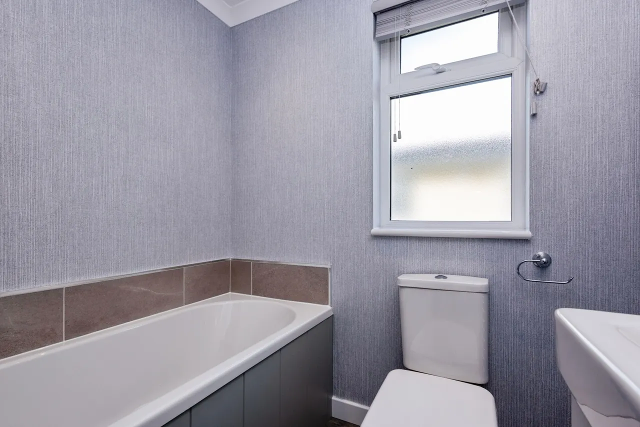 Portsmouth Road, Thursley, GU8, photo 14