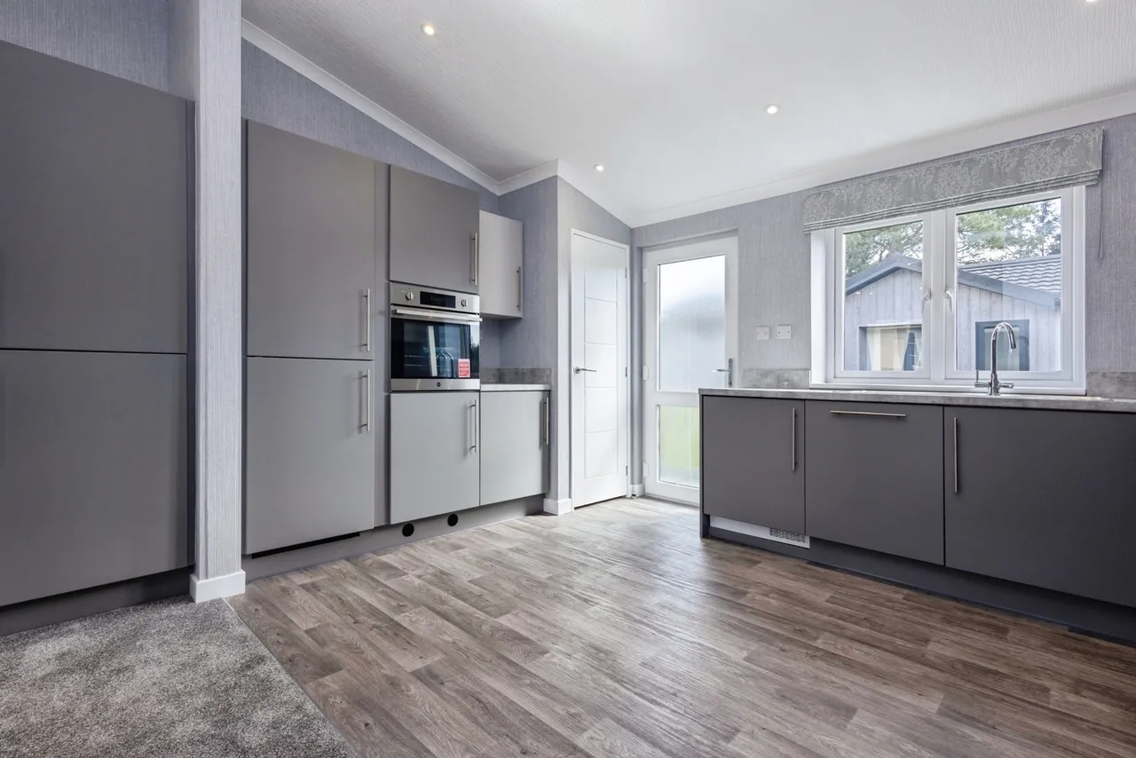 Portsmouth Road, Thursley, GU8, photo 13