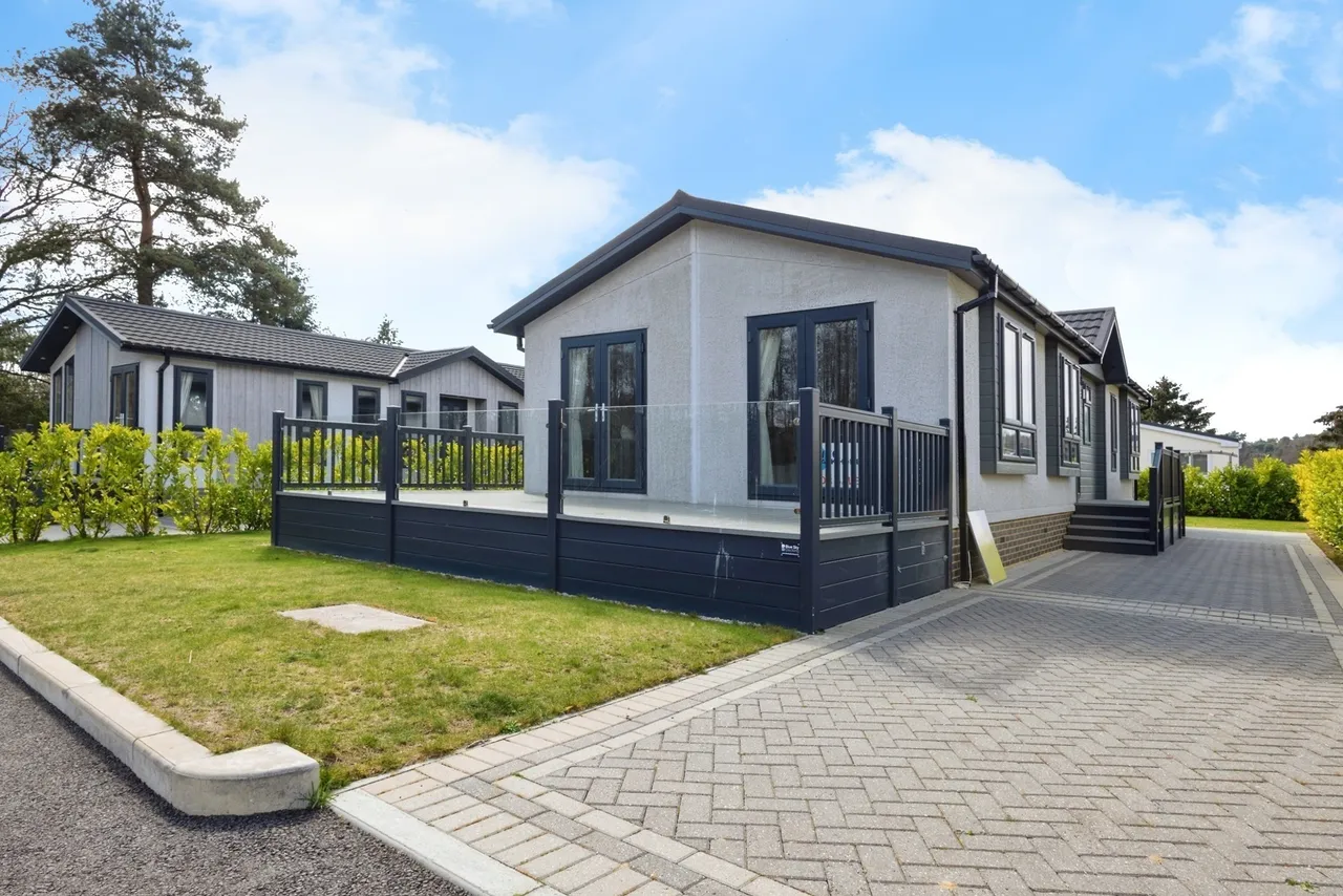 2 bed house for sale, Portsmouth Road, Thursley, GU8
