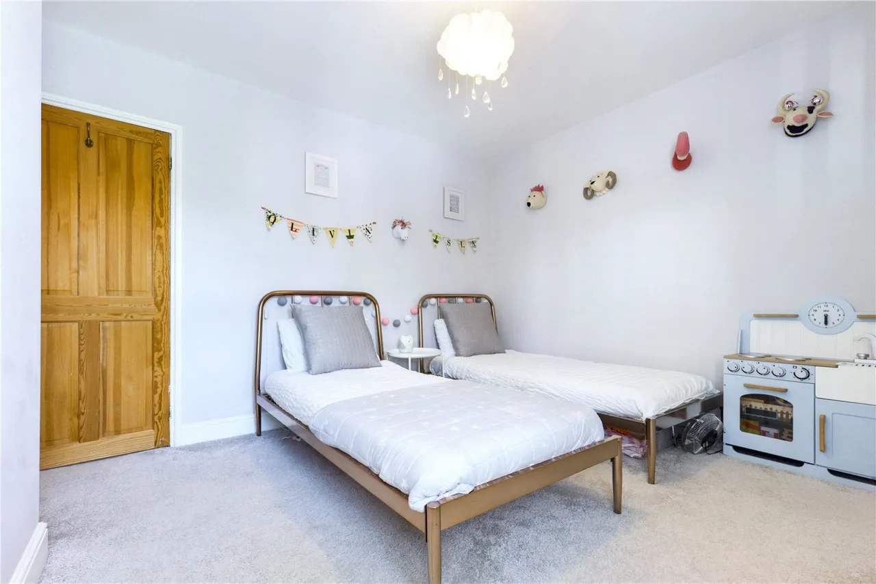 Church Street, Theale, RG7, photo 13
