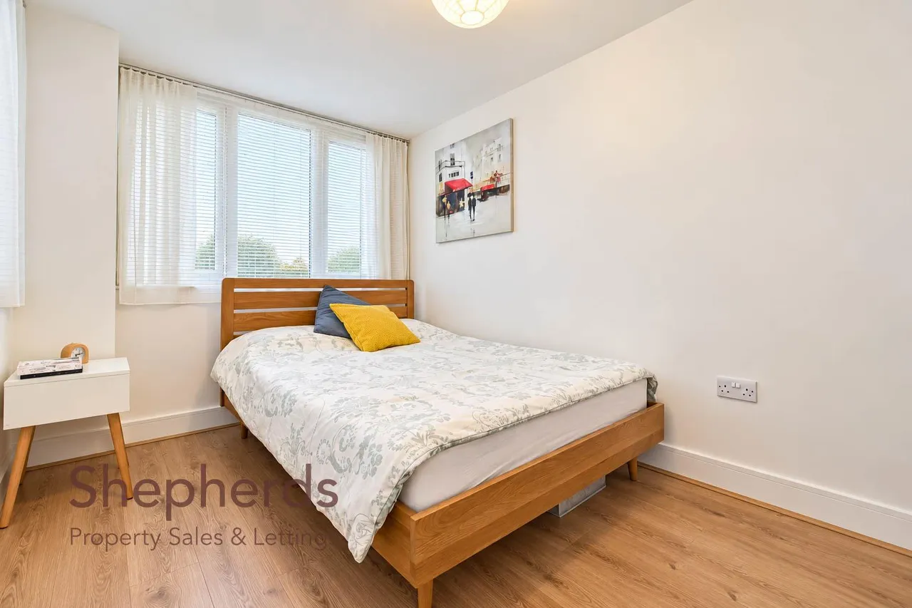 High Street, Waltham Cross, EN8, photo 9