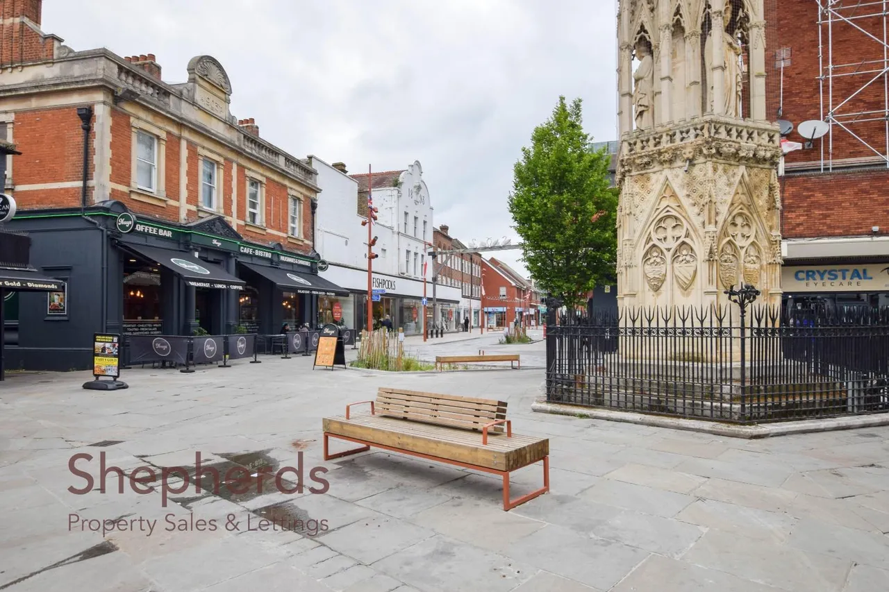 High Street, Waltham Cross, EN8, photo 11