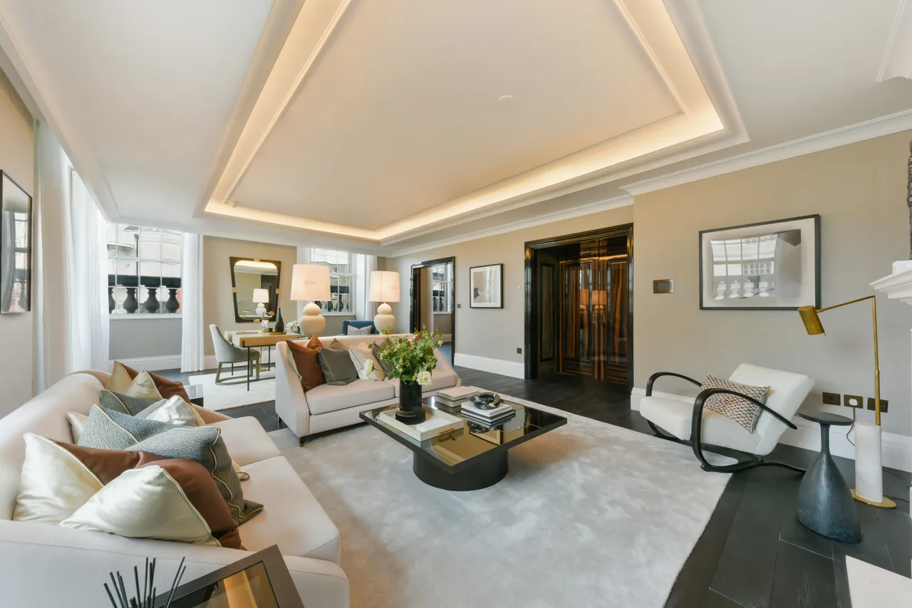 2 bed flat to rent — Corinthia Residences, London, SW1A