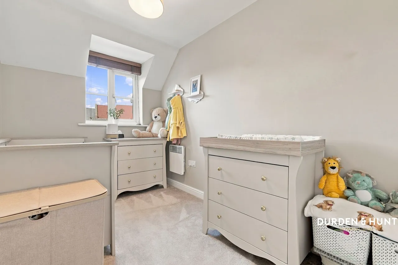 College Close, Loughton, IG10, photo 11
