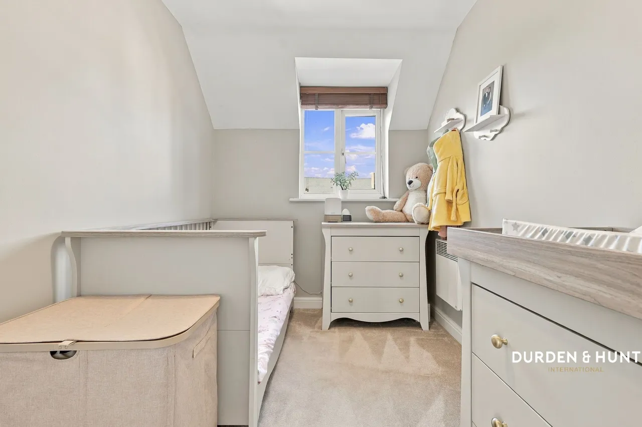 College Close, Loughton, IG10, photo 12