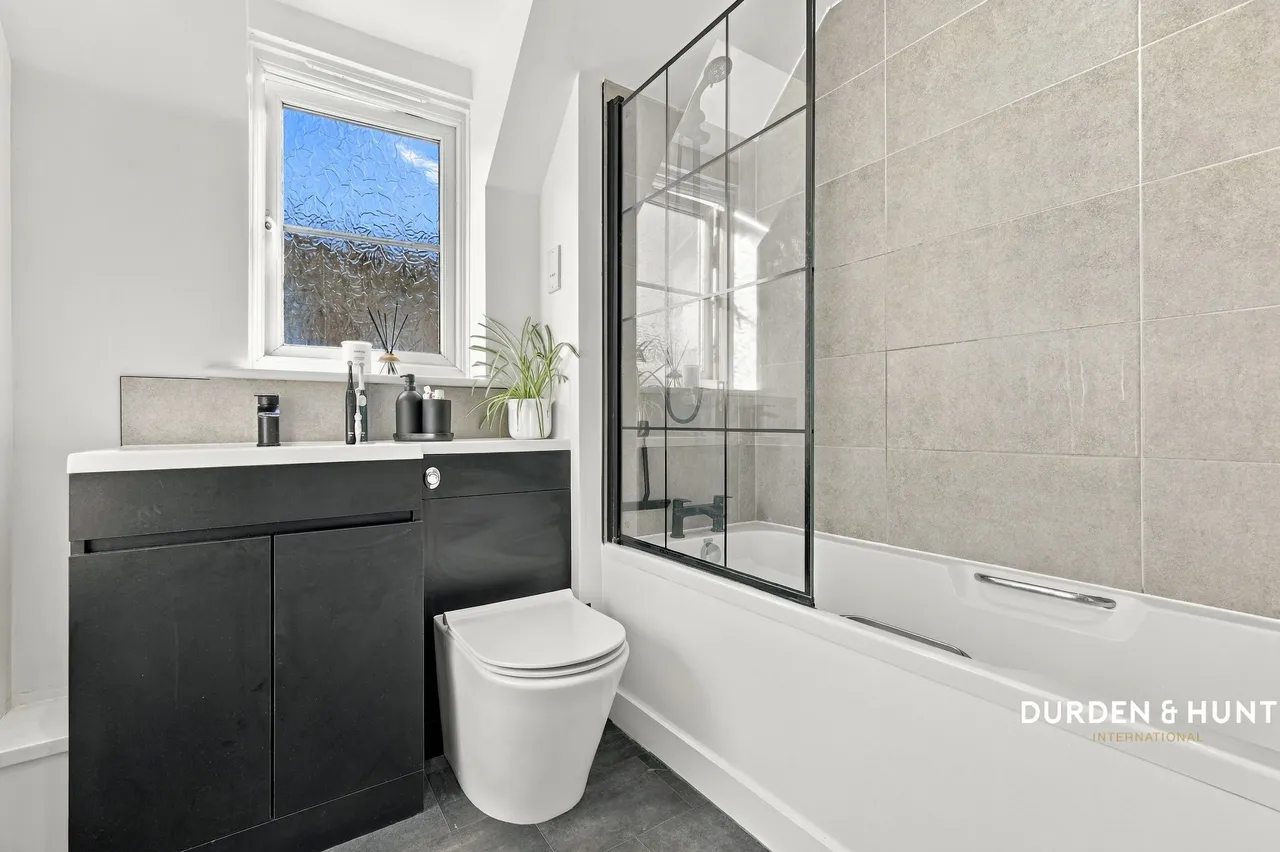 College Close, Loughton, IG10, photo 13