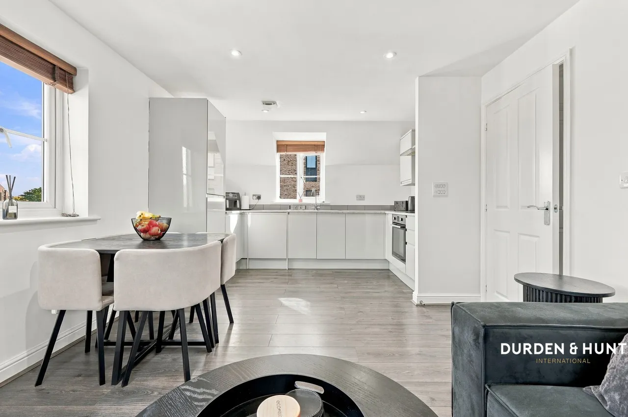 College Close, Loughton, IG10, photo 5