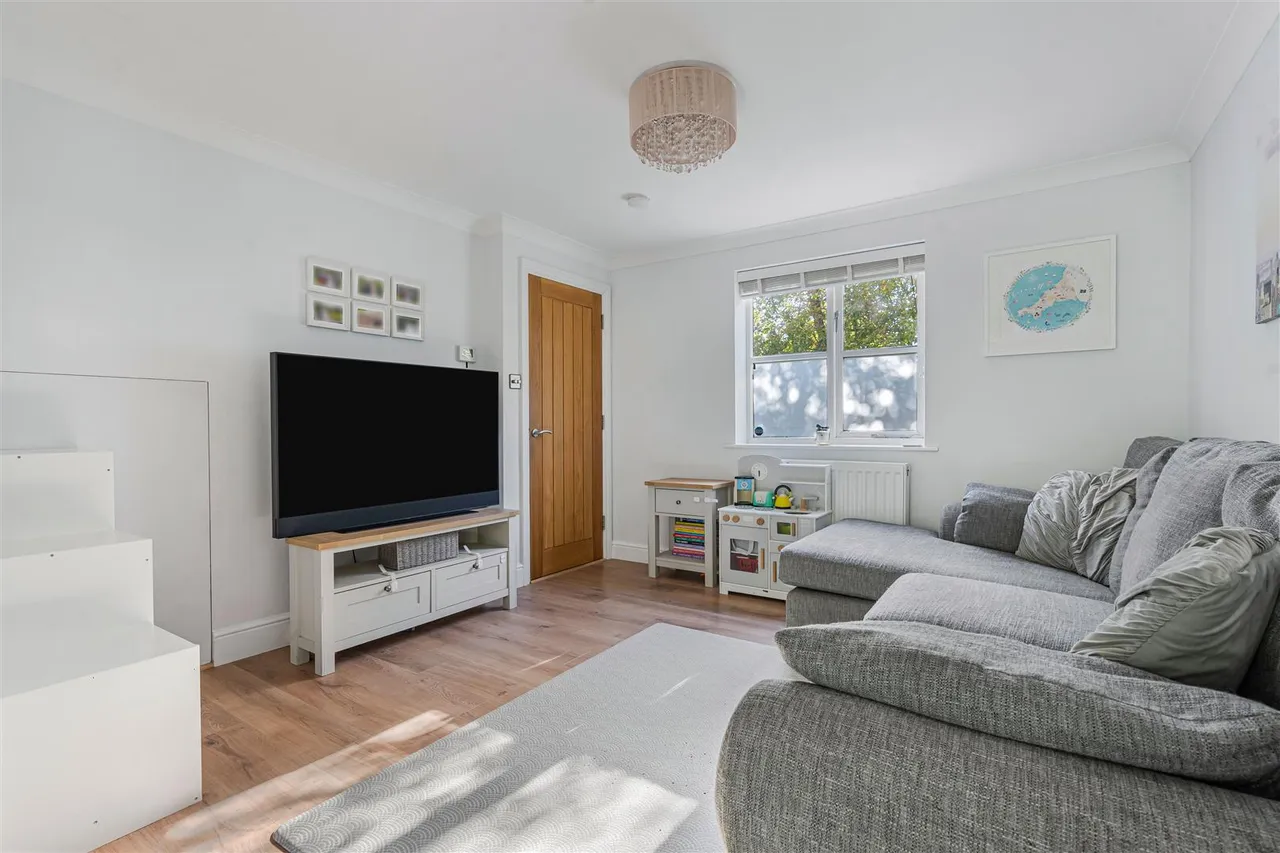 Meadow Lane, Linton, CB21, photo 2