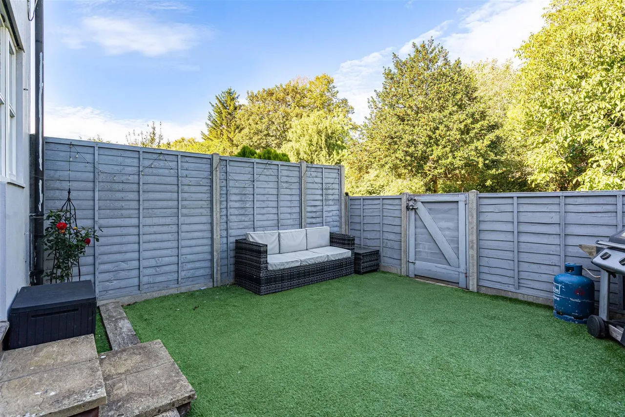 Meadow Lane, Linton, CB21, photo 16