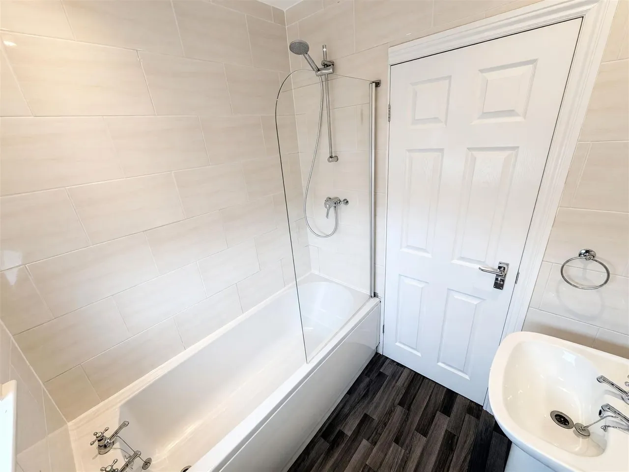 Heath Road, Ashton-In-Makerfield, photo 12