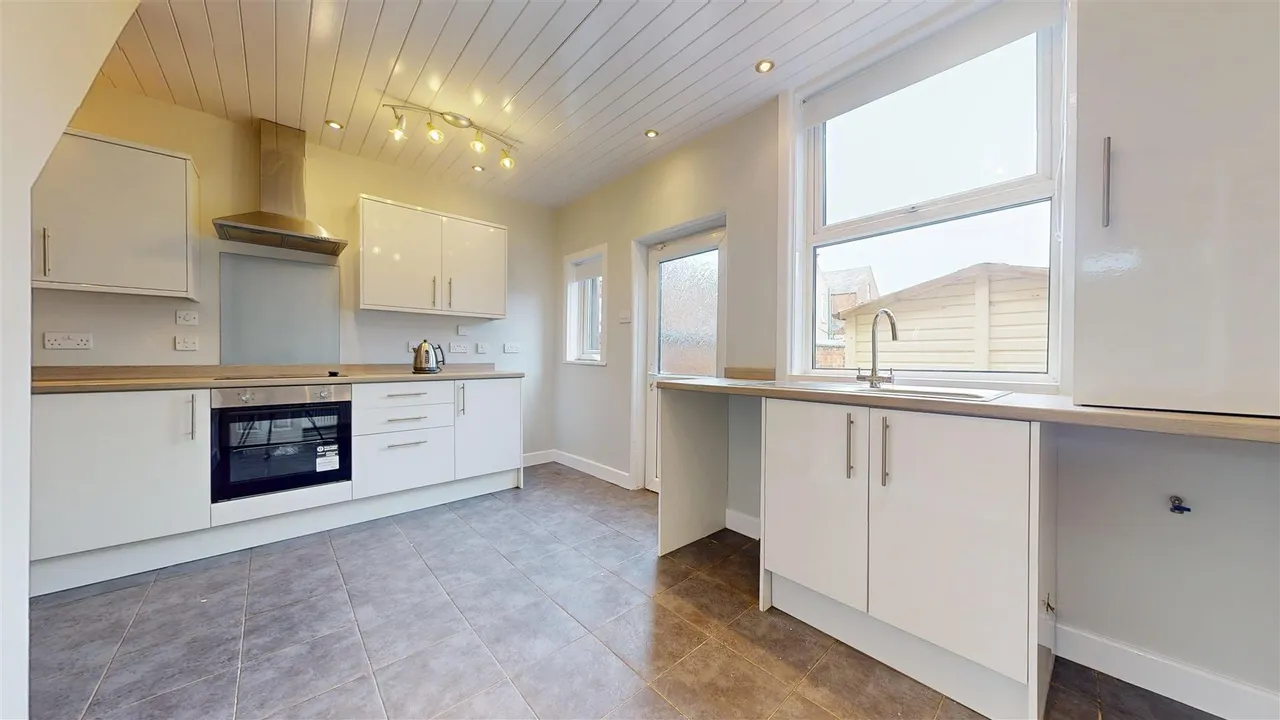 Heath Road, Ashton-In-Makerfield, photo 3