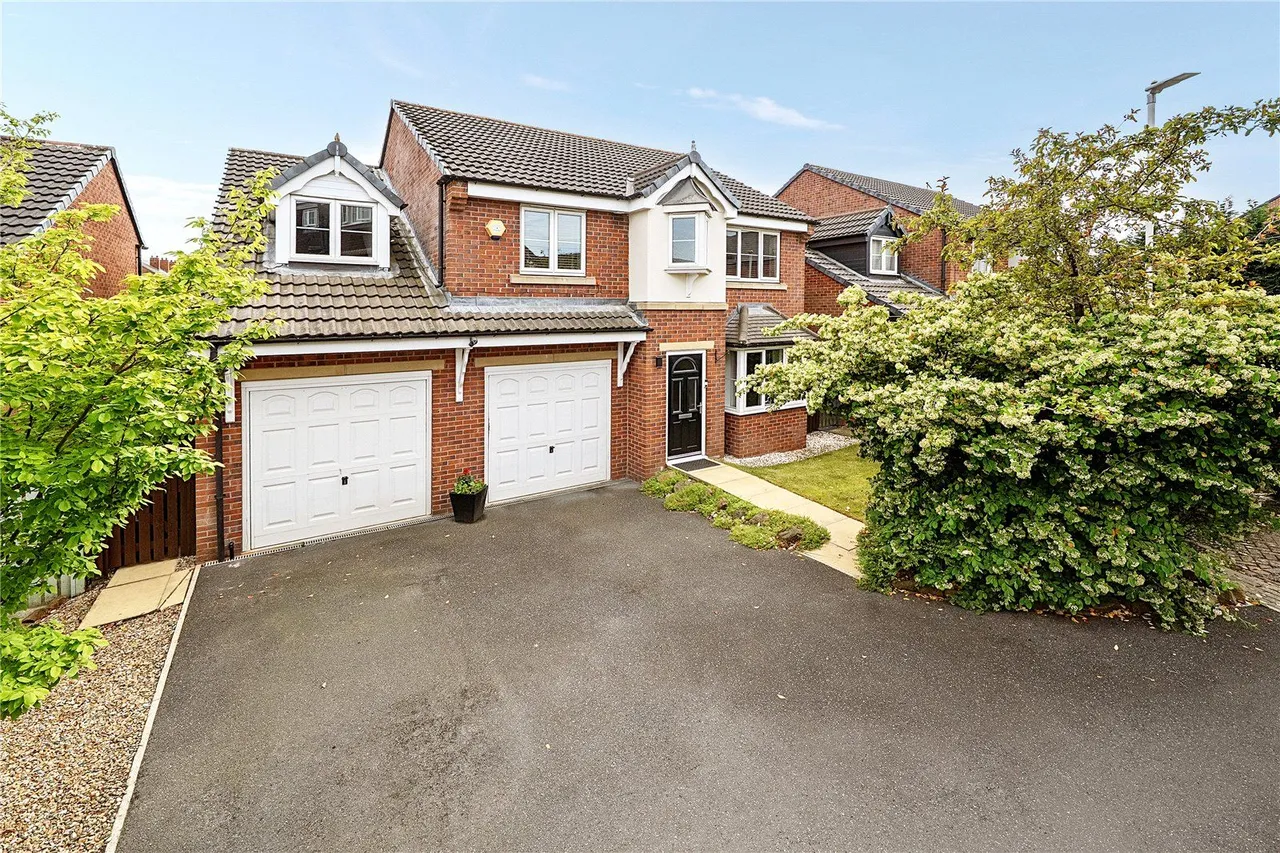5 bed house for sale, Primitive Street, Carlton, WF3