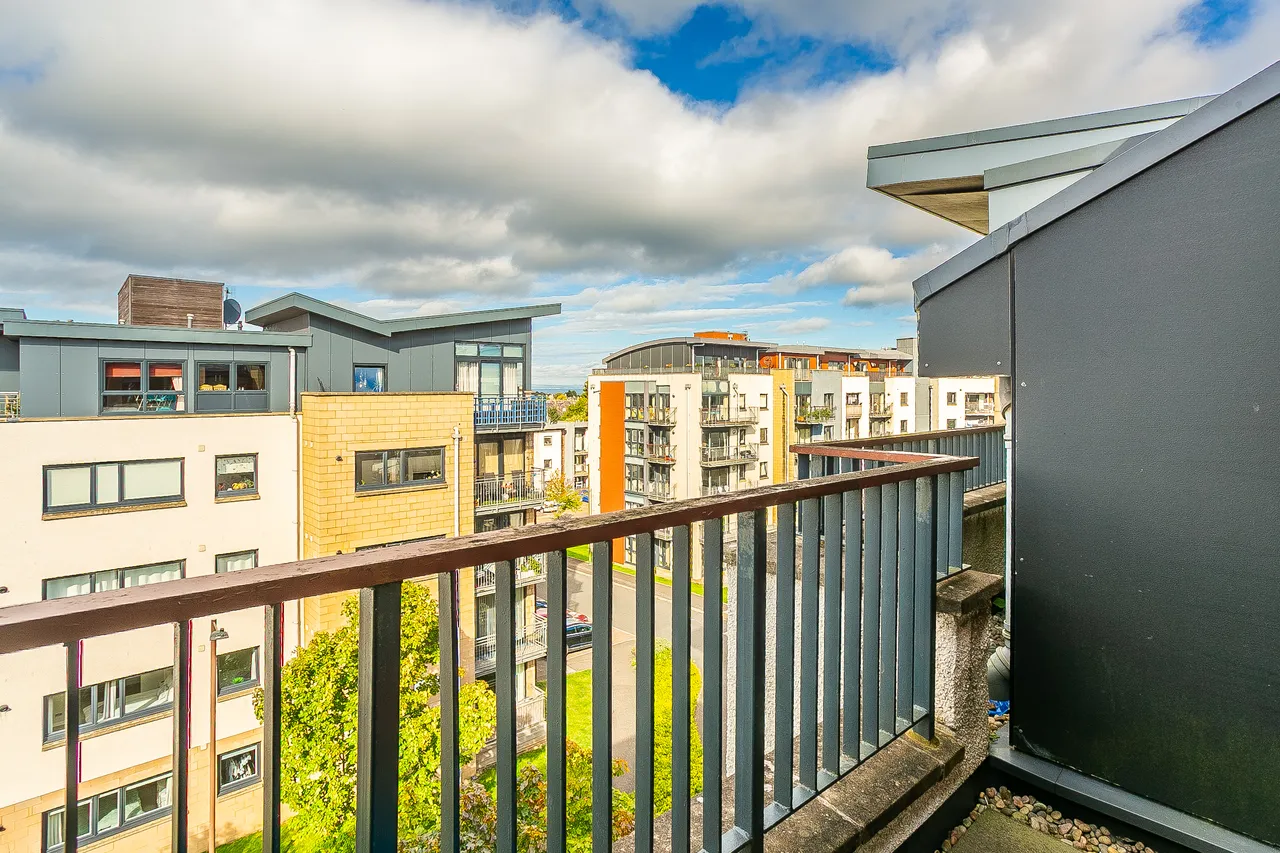 East Pilton Farm Avenue, Fettes, EH5, photo 25