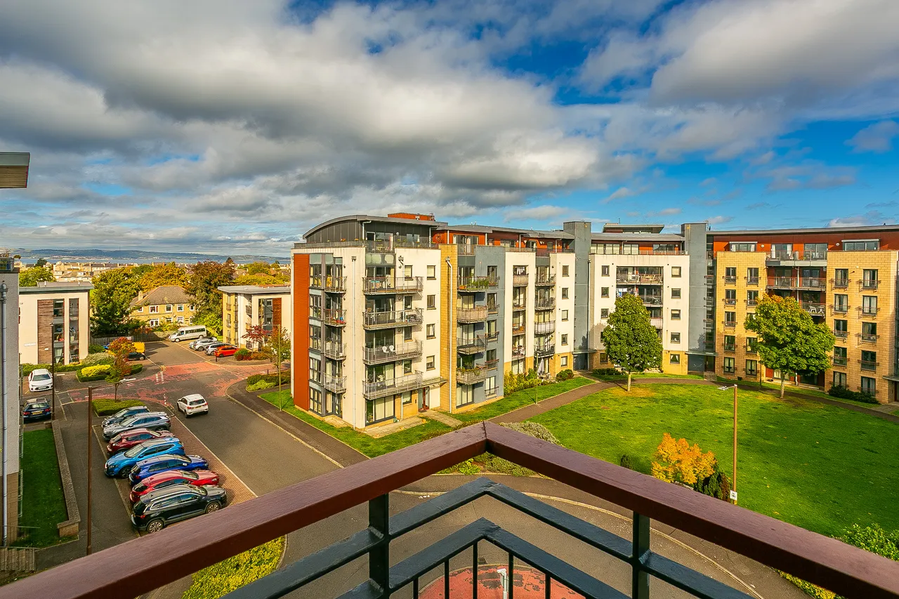 East Pilton Farm Avenue, Fettes, EH5, photo 9
