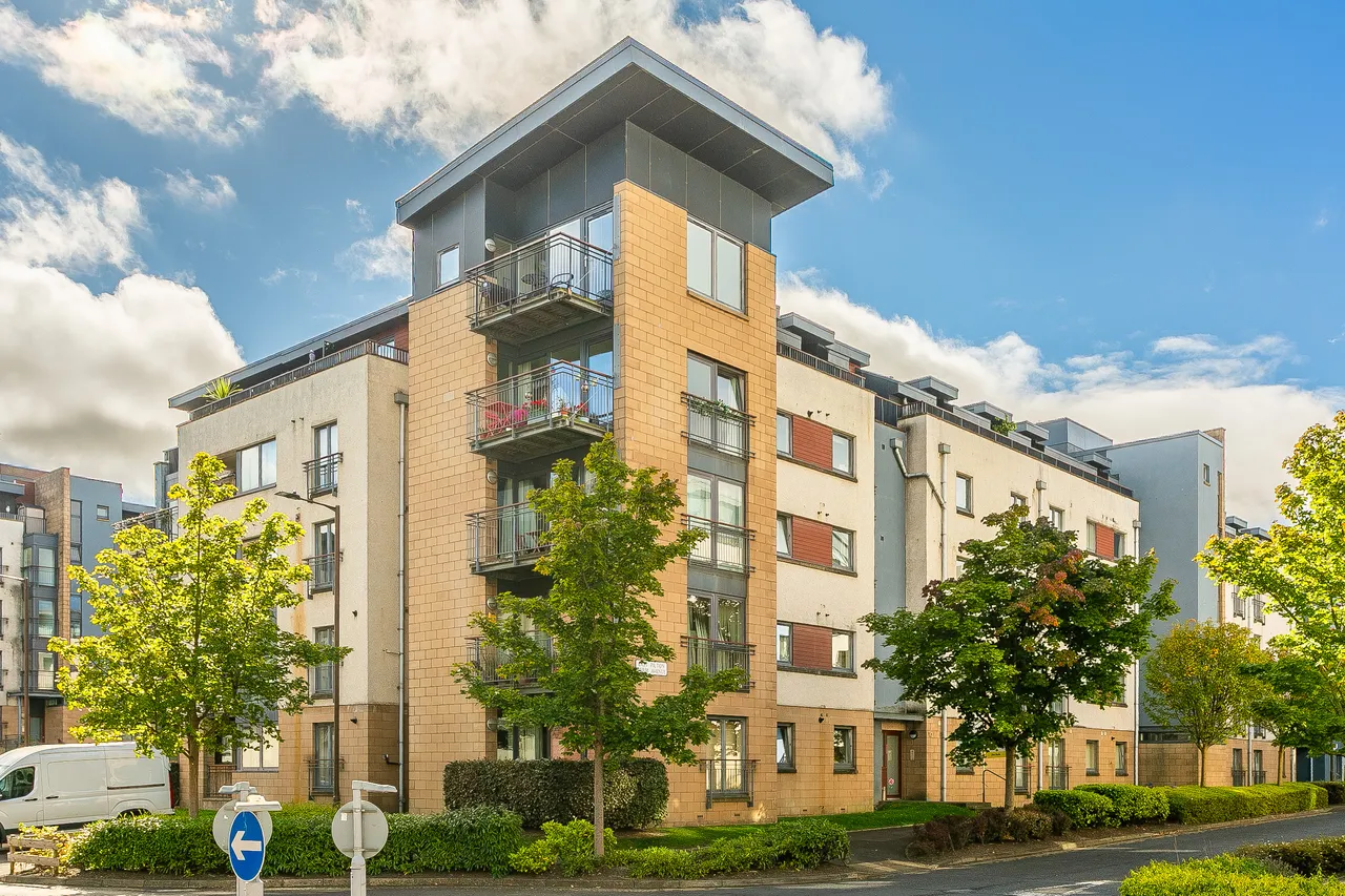 3 bed flat for sale, East Pilton Farm Avenue, Fettes, EH5