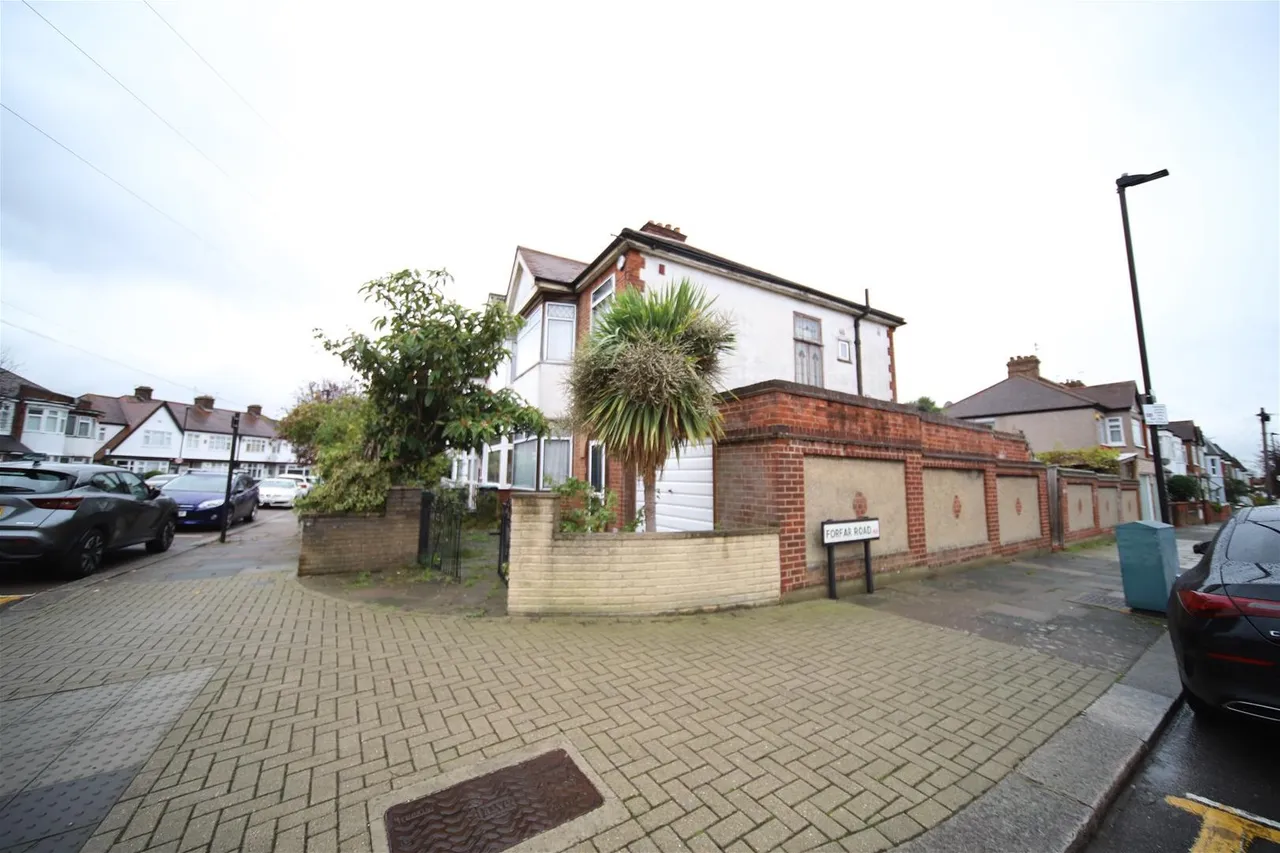 Stirling Road, London N22 5BP, photo 12