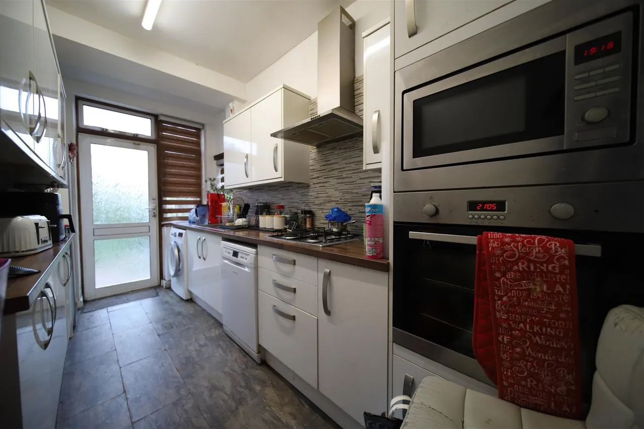 Stirling Road, London N22 5BP, photo 6