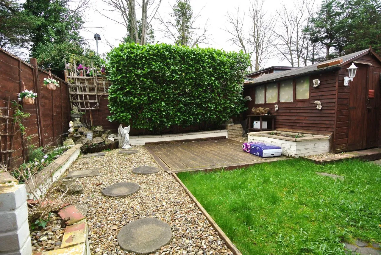 Dukes Close, Ashford, Surrey, TW15 1BQ, photo 3