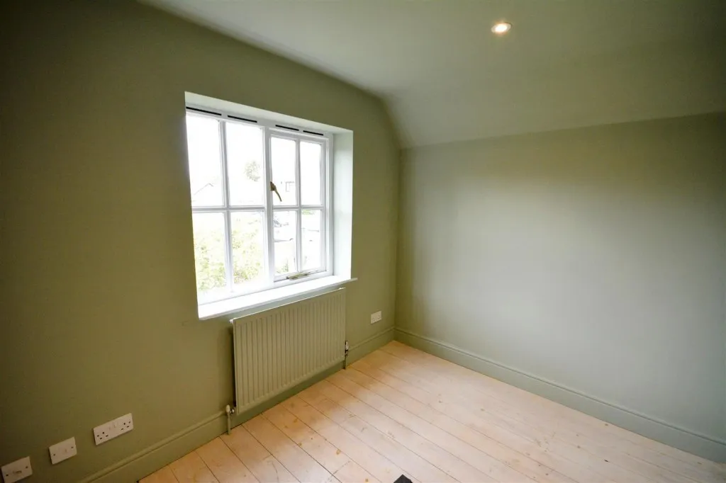 Lakehurst Road, Epsom, KT19, photo 13