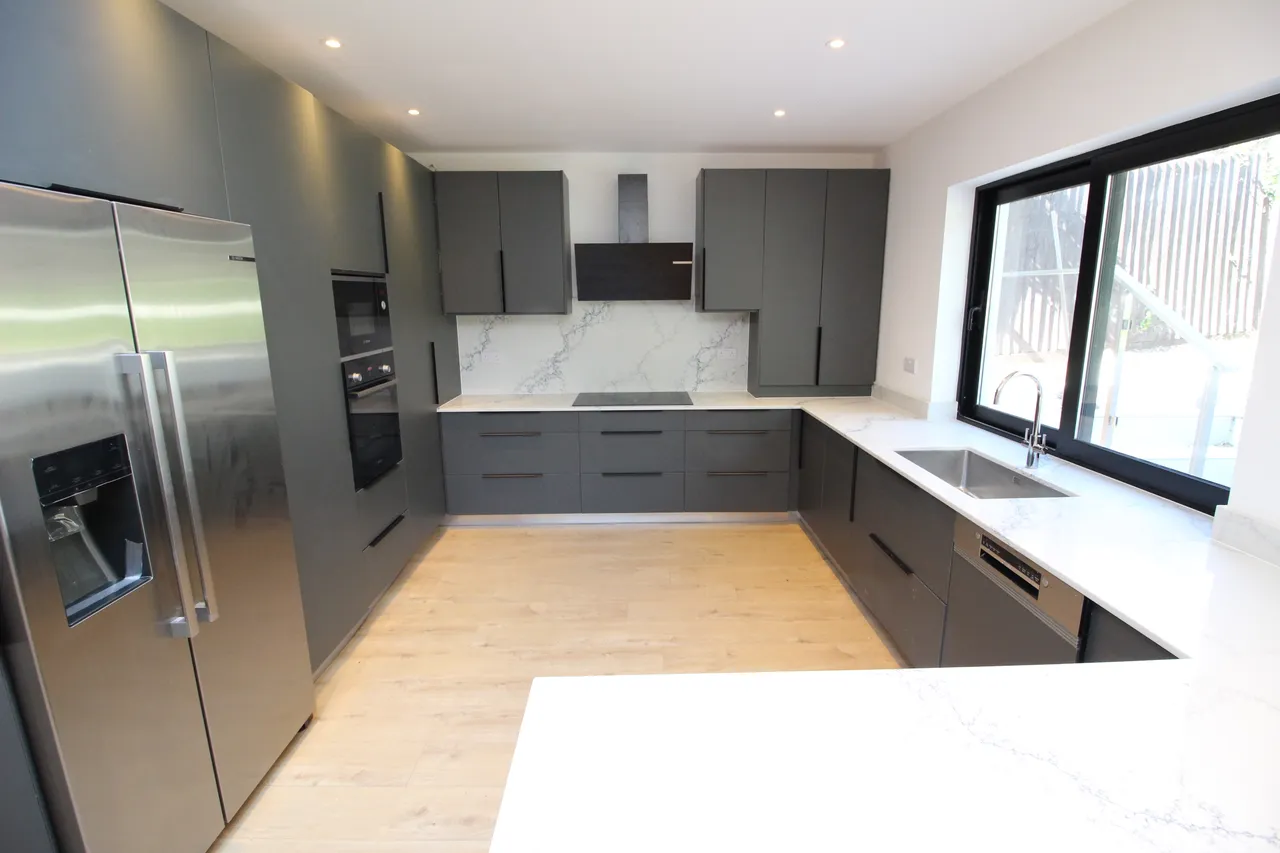 Donnington Road, WORCESTER PARK, Surrey, Worcester Park, KT48EN, photo 4