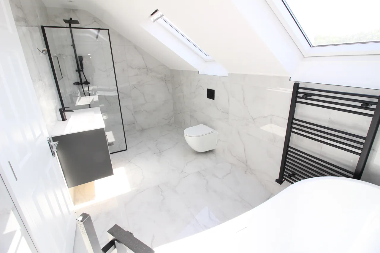 Donnington Road, WORCESTER PARK, Surrey, Worcester Park, KT48EN, photo 12