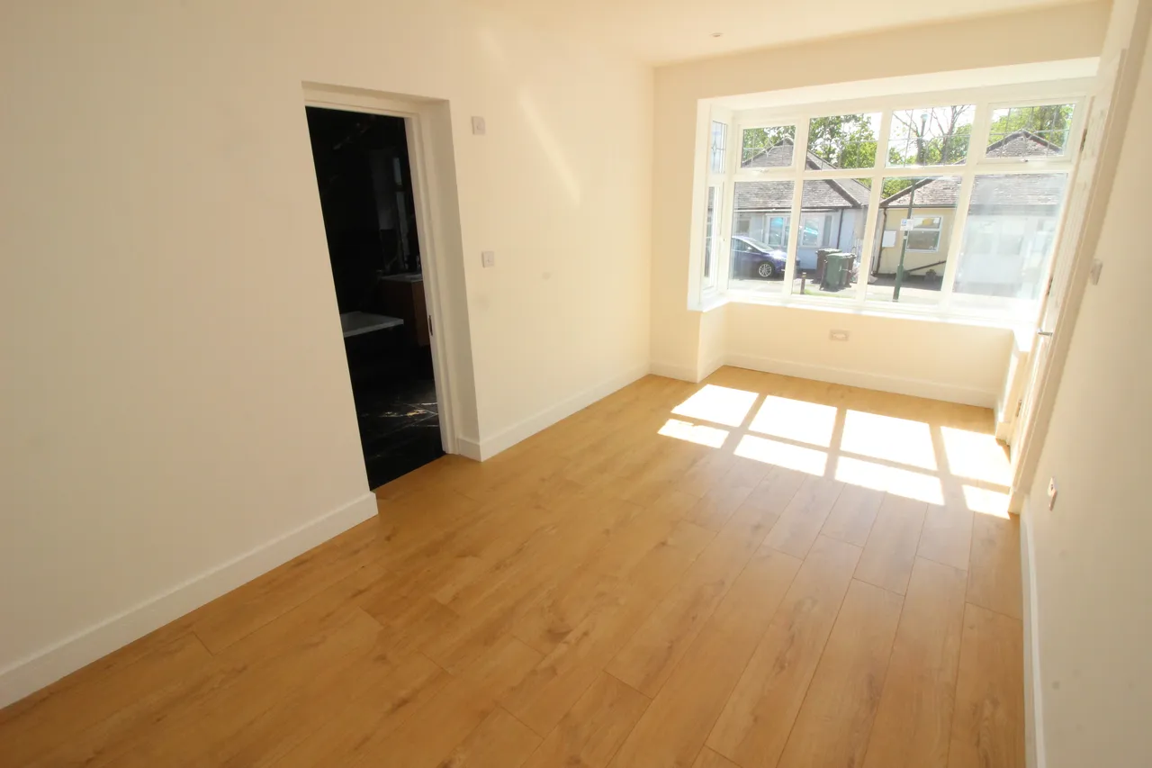 Donnington Road, WORCESTER PARK, Surrey, Worcester Park, KT48EN, photo 6