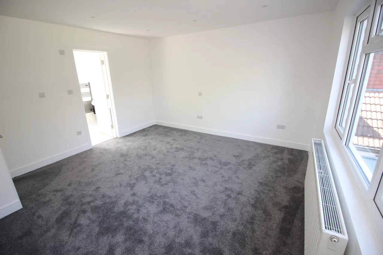 Donnington Road, WORCESTER PARK, Surrey, Worcester Park, KT48EN, photo 11