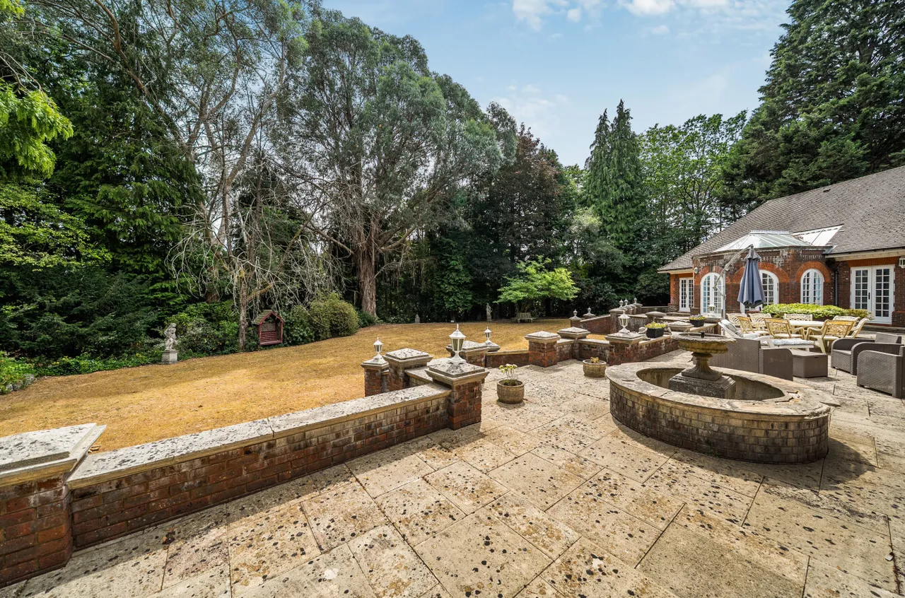 Upper Chobham Road, Camberley, Surrey, GU15 1EU, photo 22