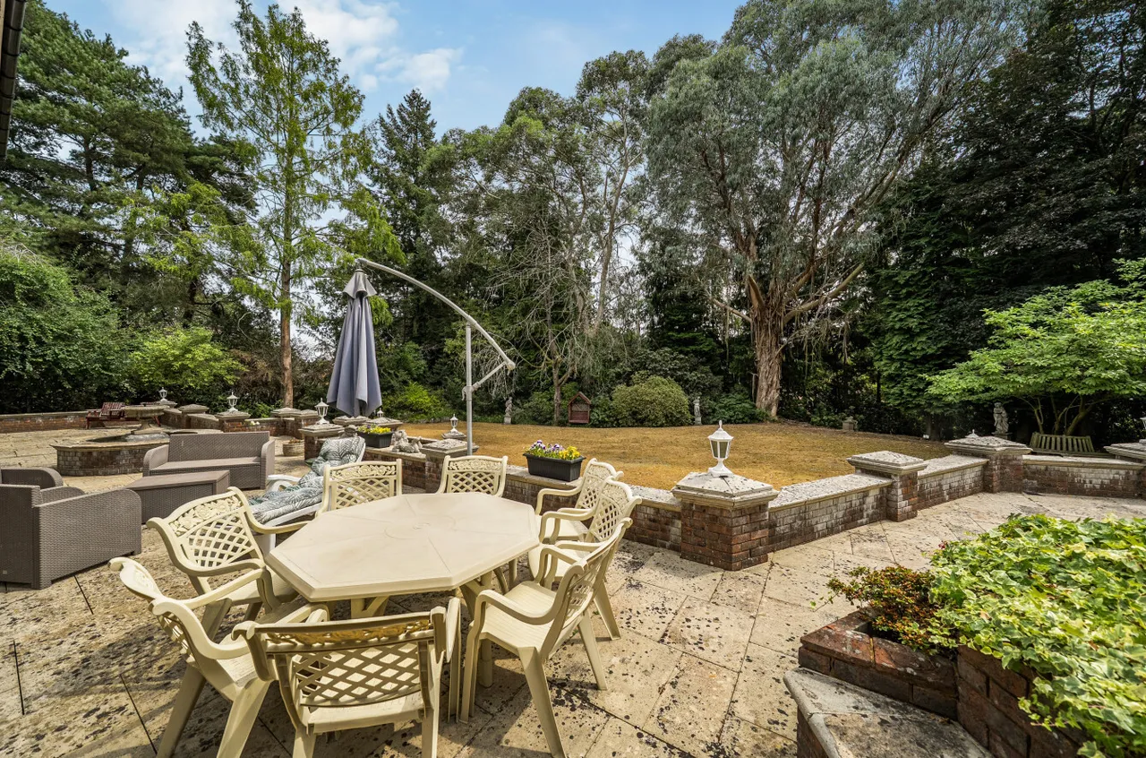 Upper Chobham Road, Camberley, Surrey, GU15 1EU, photo 24
