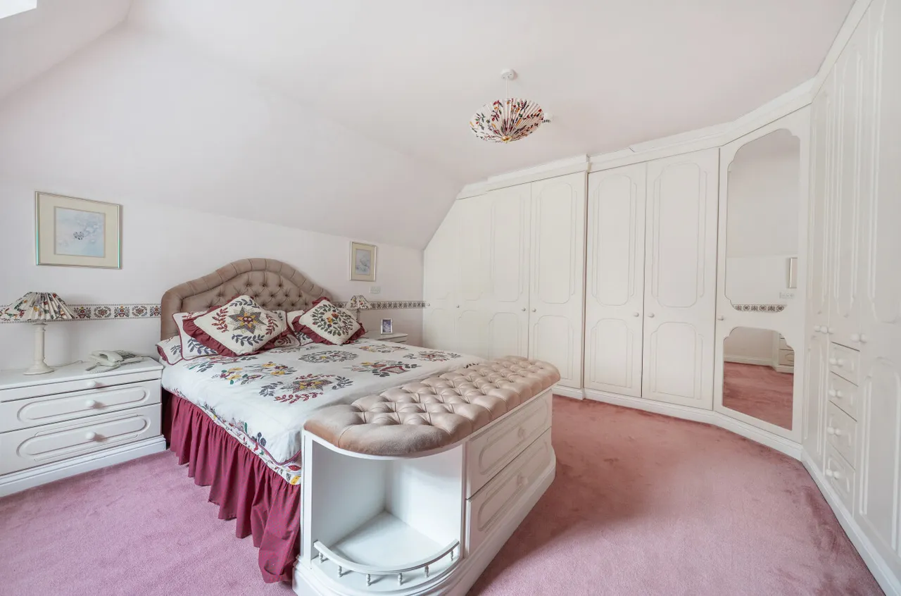 Upper Chobham Road, Camberley, Surrey, GU15 1EU, photo 16