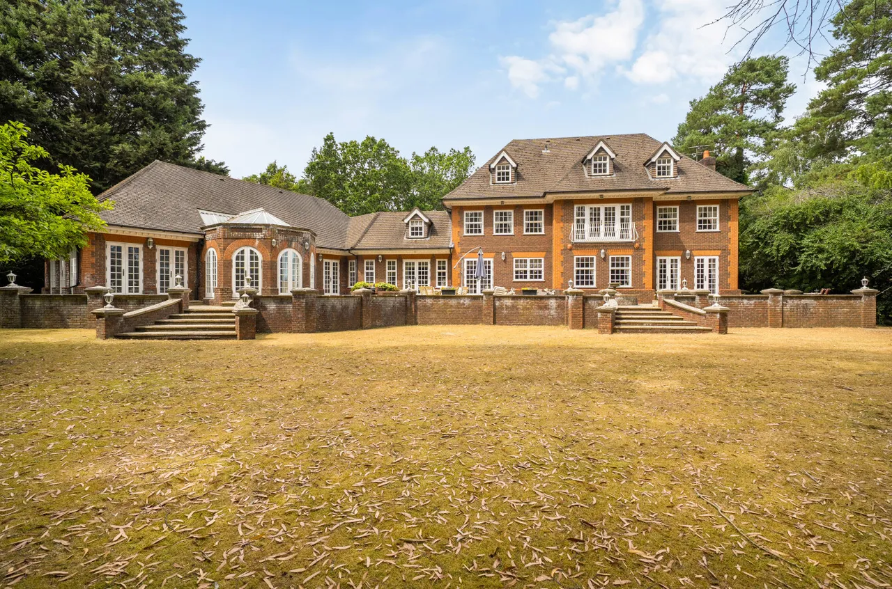 Upper Chobham Road, Camberley, Surrey, GU15 1EU, photo 10