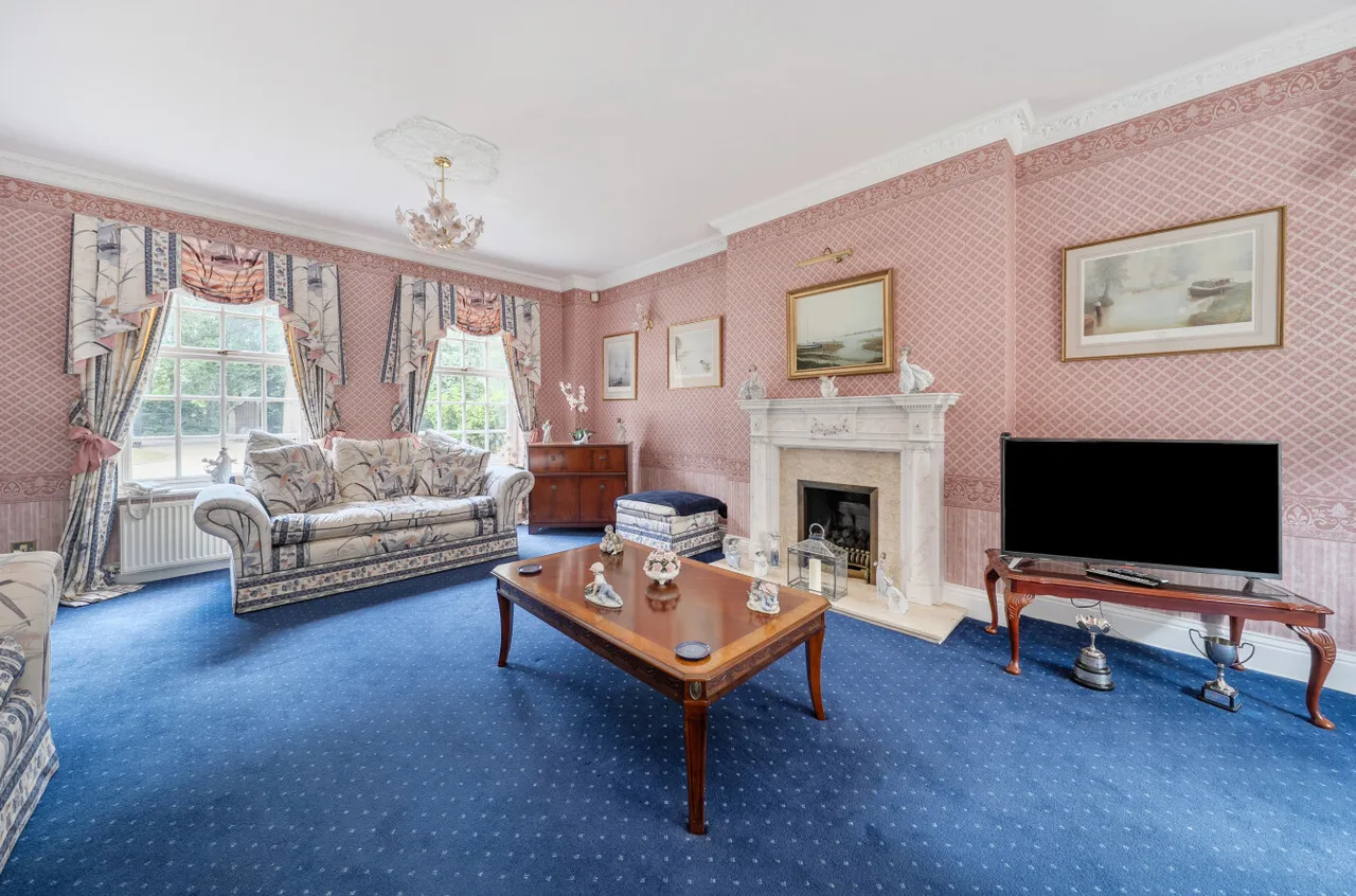 Upper Chobham Road, Camberley, Surrey, GU15 1EU, photo 2
