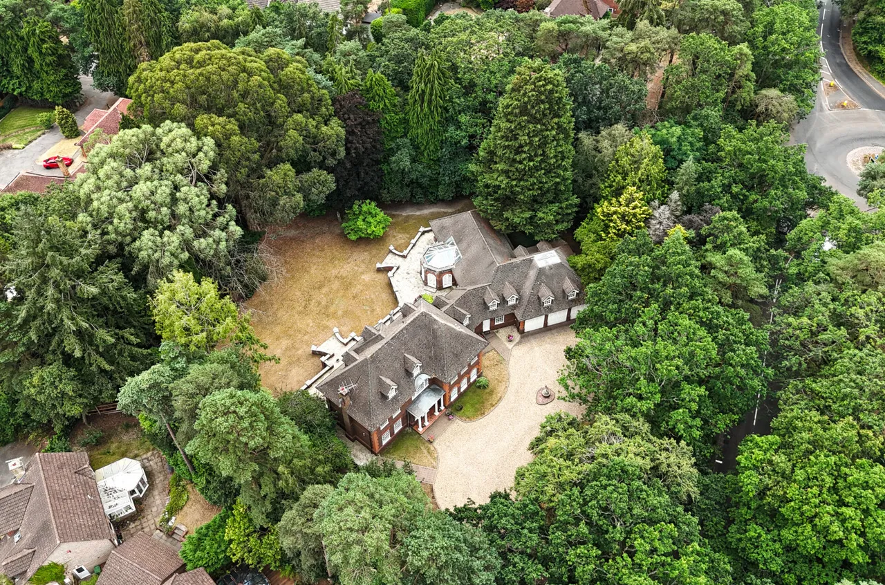 Upper Chobham Road, Camberley, Surrey, GU15 1EU, photo 12