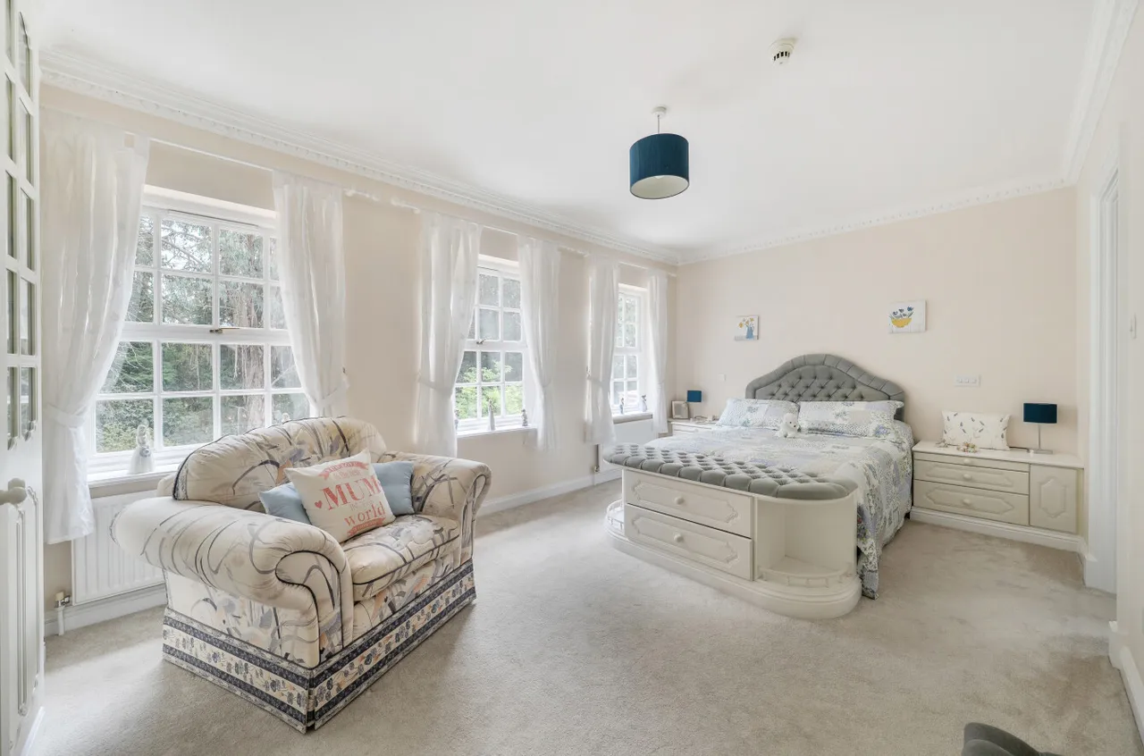 Upper Chobham Road, Camberley, Surrey, GU15 1EU, photo 14