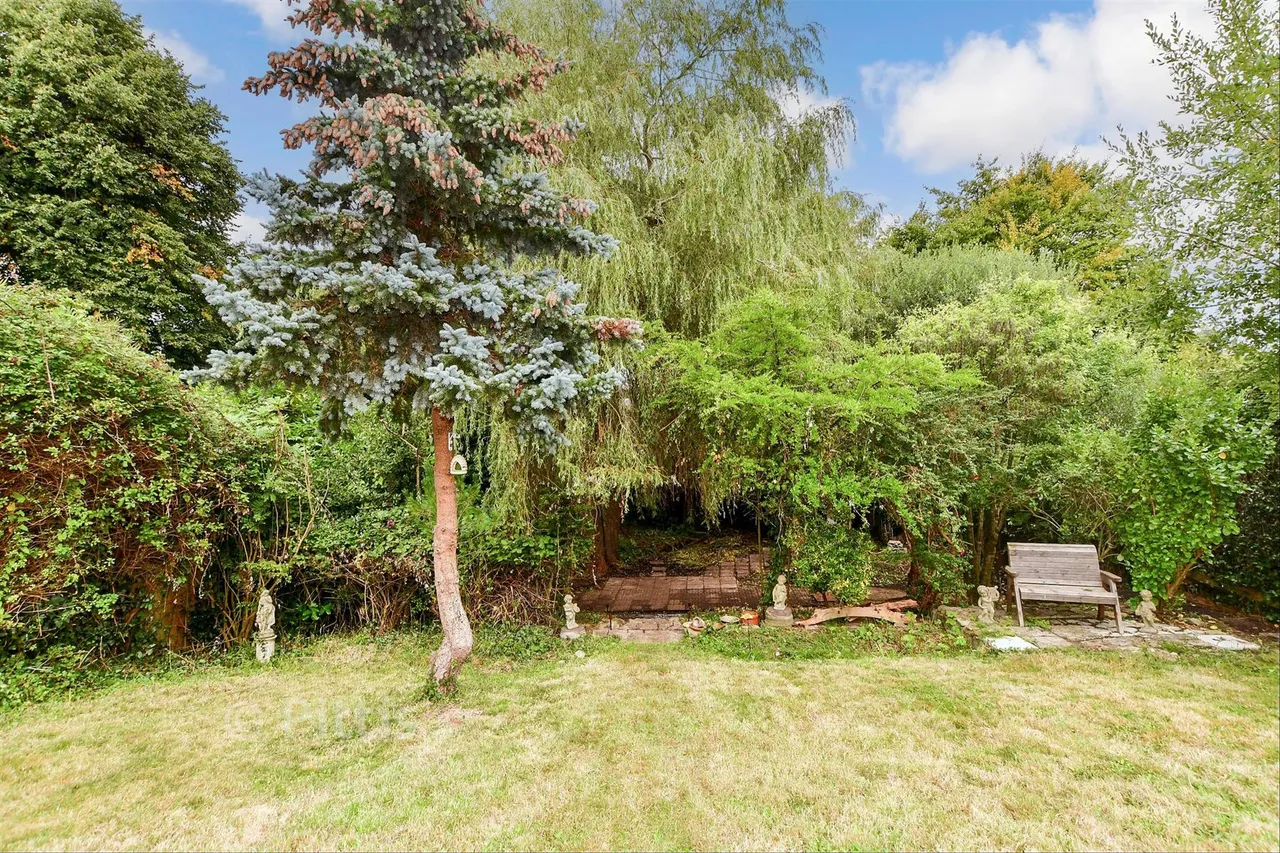 Wrax Road, Brading, PO36, photo 8