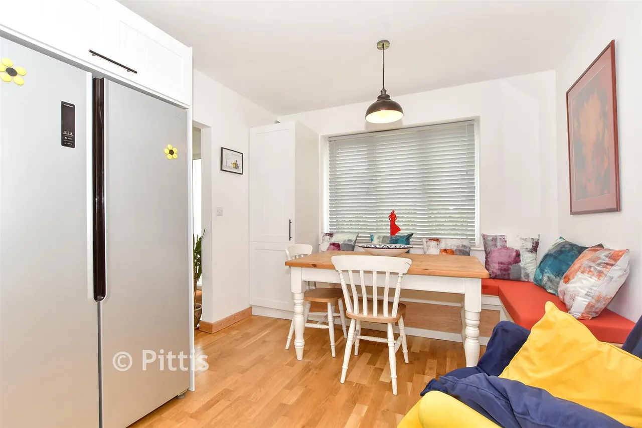 Wrax Road, Brading, PO36, photo 6