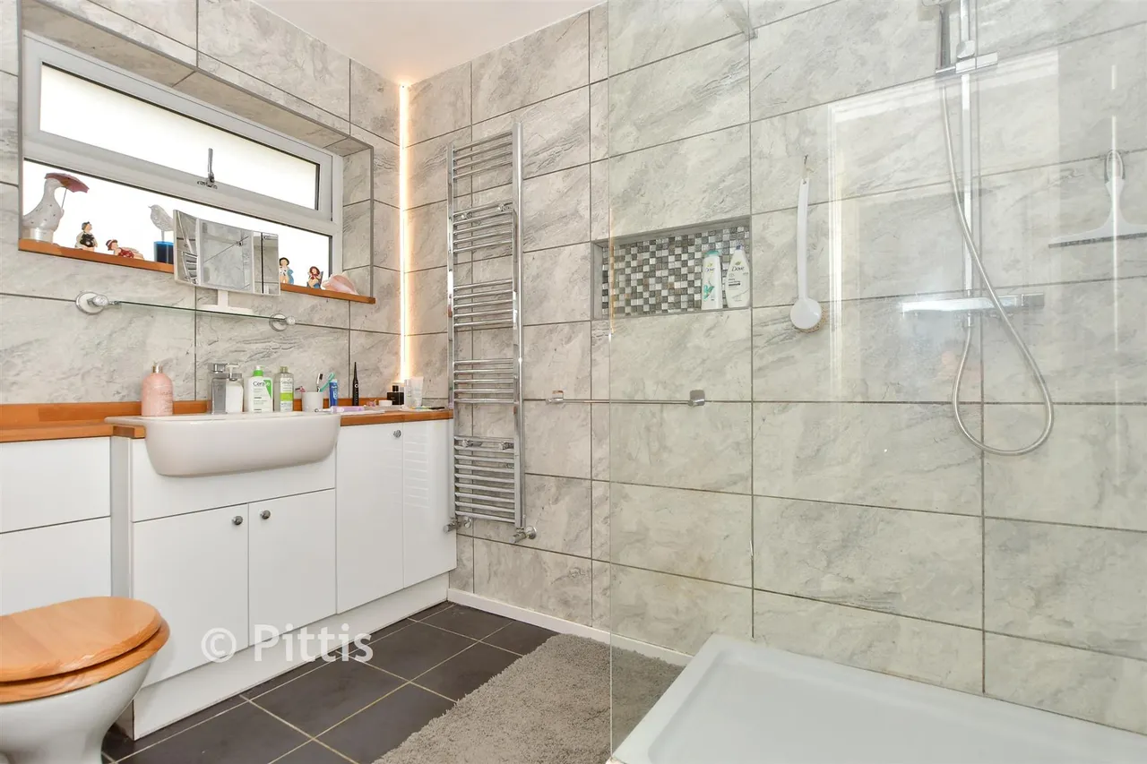 Wrax Road, Brading, PO36, photo 10