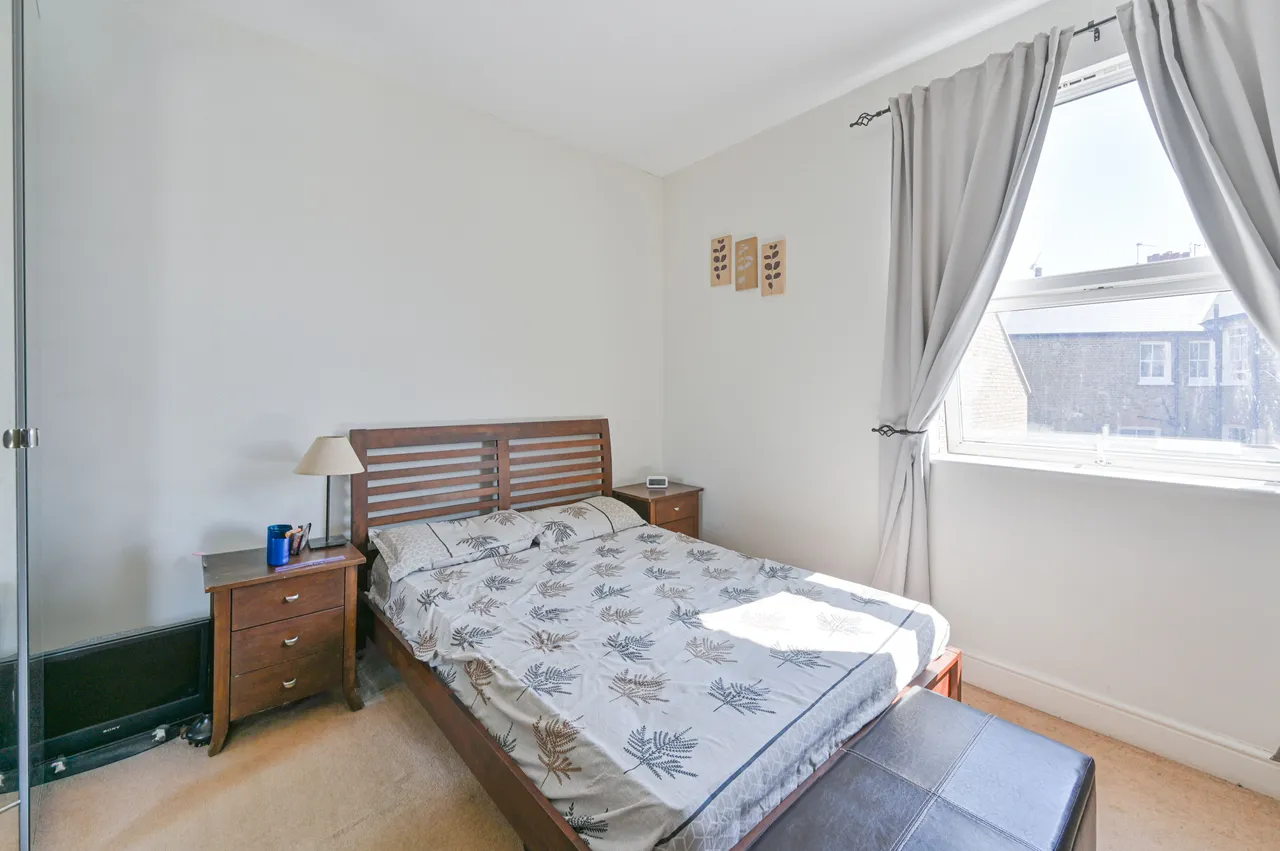 Flat A, 639a Garratt Lane, London, photo 5