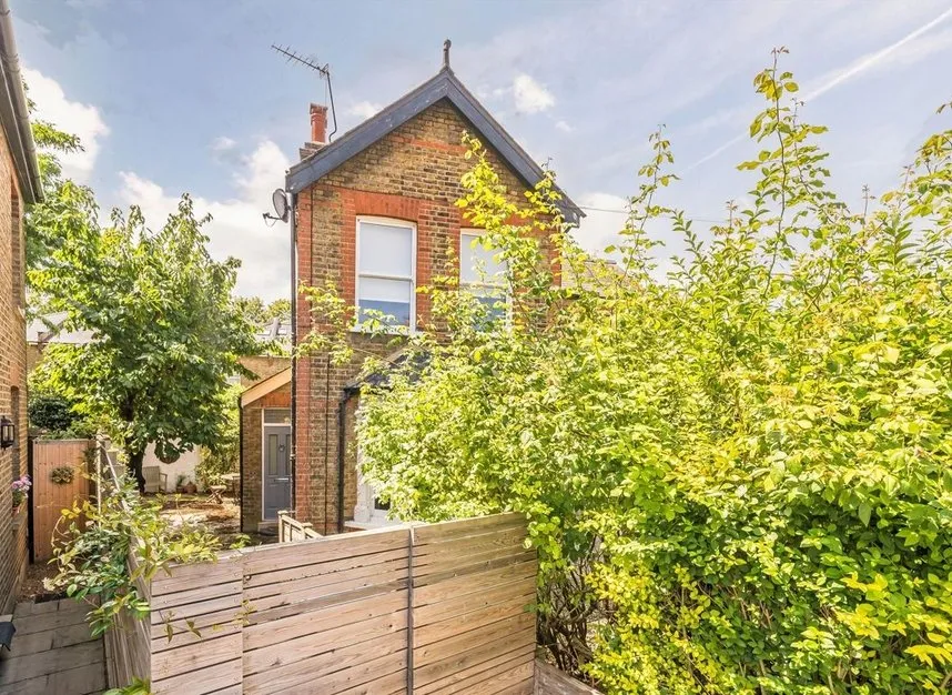 1 bed flat to rent — Rowlls Road, Kingston Upon Thames, KT1