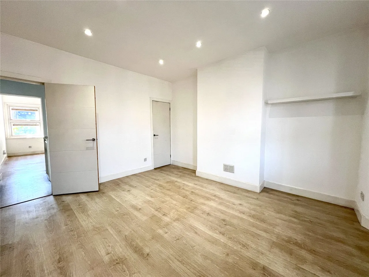 Martyr Road, Guildford, GU1, photo 8