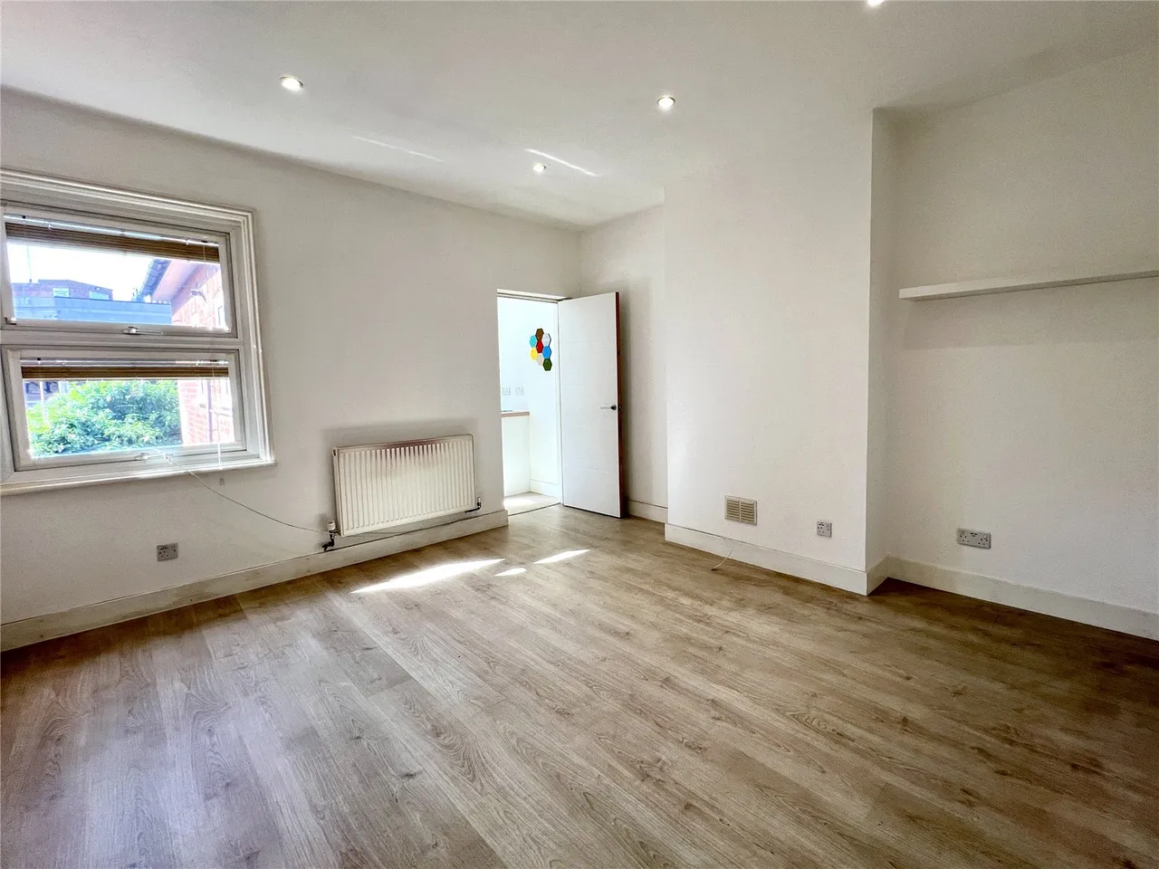 Martyr Road, Guildford, GU1, photo 2