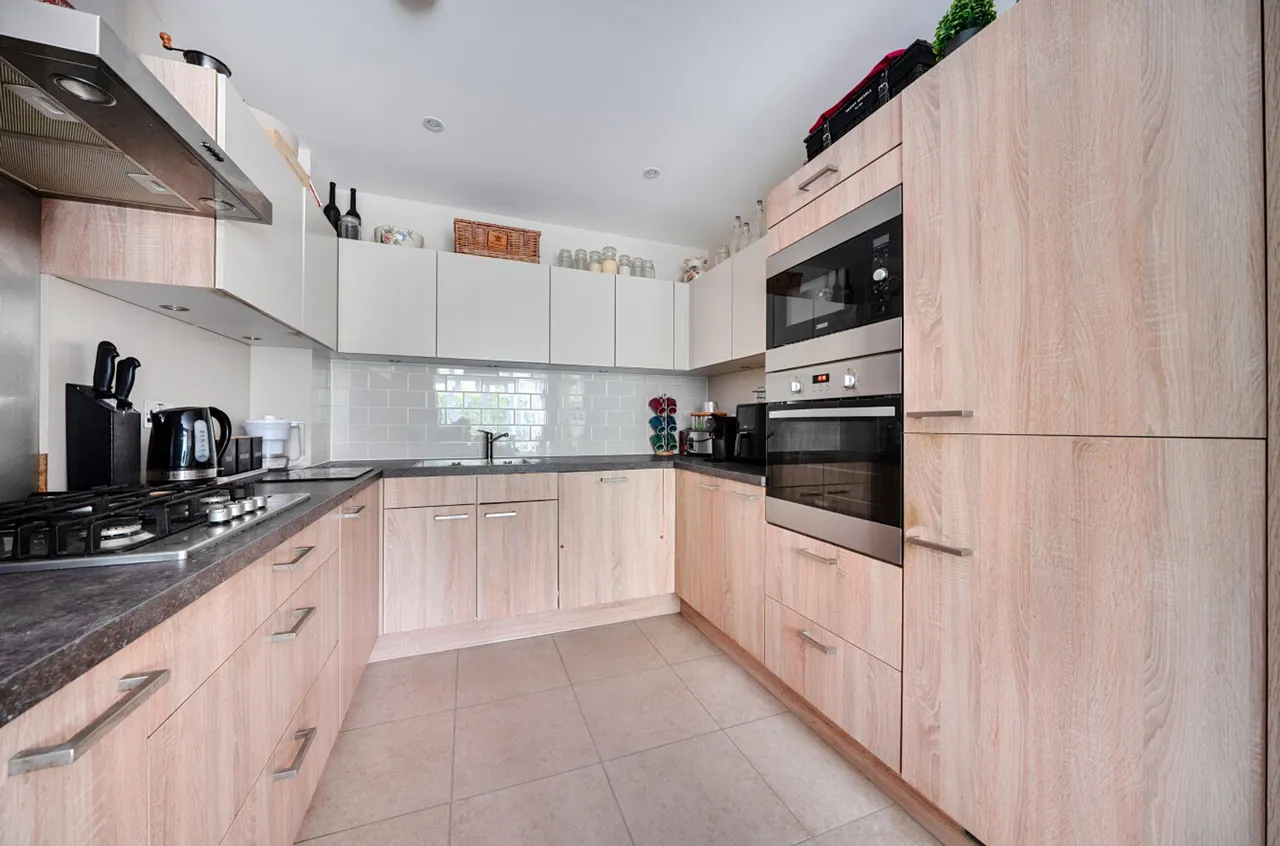 Ruskin Avenue, Bersted Park, PO21, photo 8