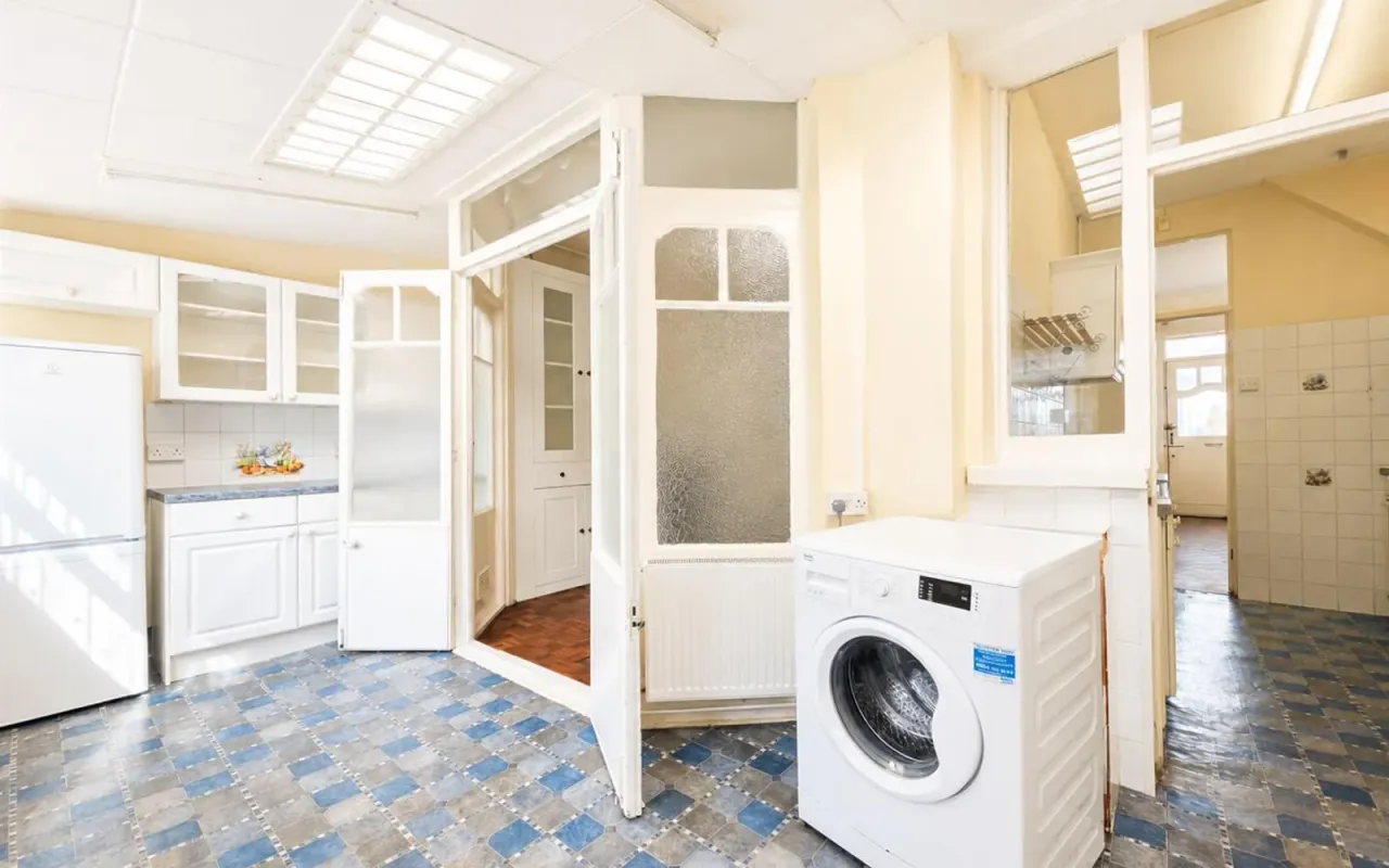 Riverway, Palmers Green, N13, photo 11