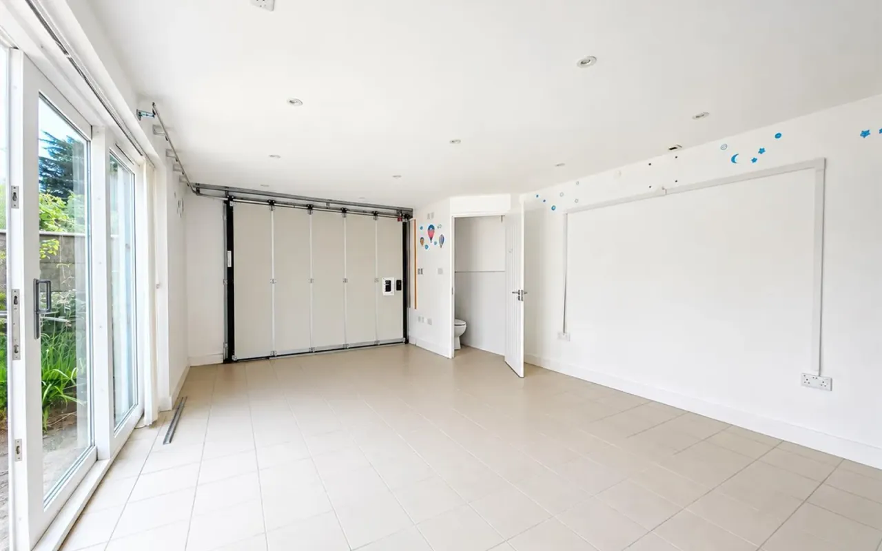 Riverway, Palmers Green, N13, photo 22